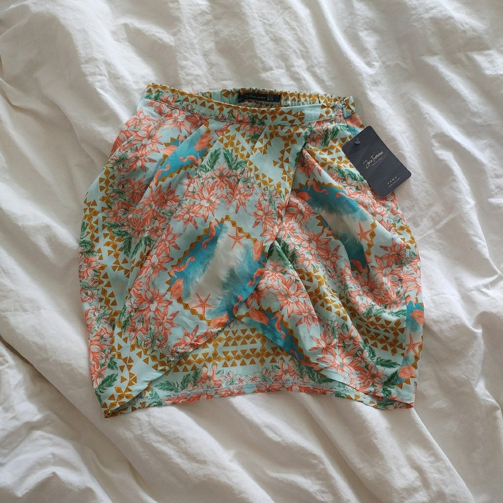 Zara Trafaluc Tulip Mini Skirt